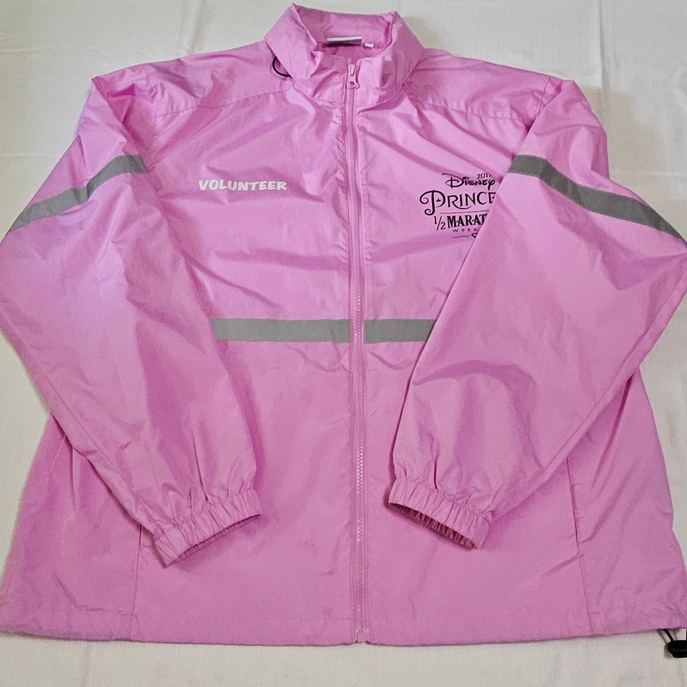 Disney Princess 2017 1/2 Marathon Volunteer Windbreaker Jacket Adult Med. 92999